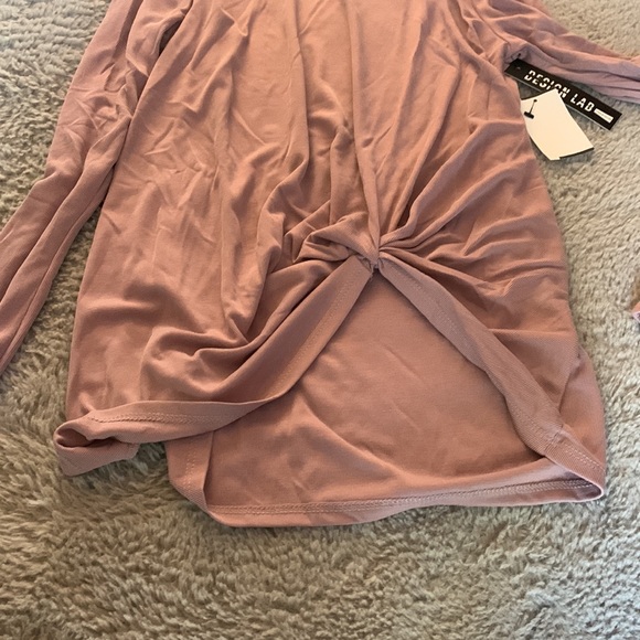 Design lab high low long sleeve top size SMALL NWT - Picture 3 of 3